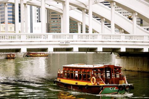 barco-singapur.jpg